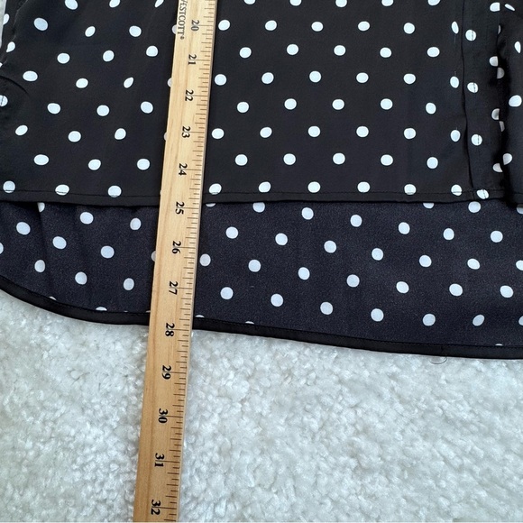 Pomander Place Tuckernuck Adair
Black Polka Dot Boyfriend Button Down Top. Large - Picture 10 of 11